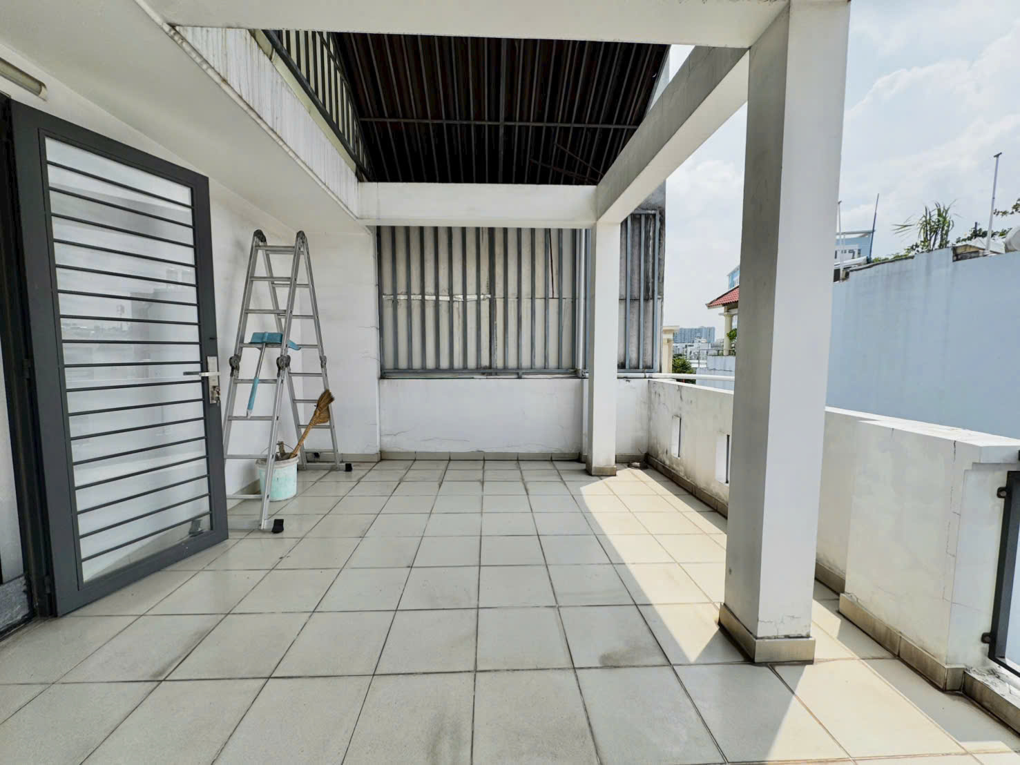 HẺM XE HƠI NÉ • GẦN NHÀ GA T3 • NHẤT CHI MAI TÂN BÌNH • 5TẦNG 5PN •MỚI FULL NỘI THẤT •5.5x12 •16.5 16013552