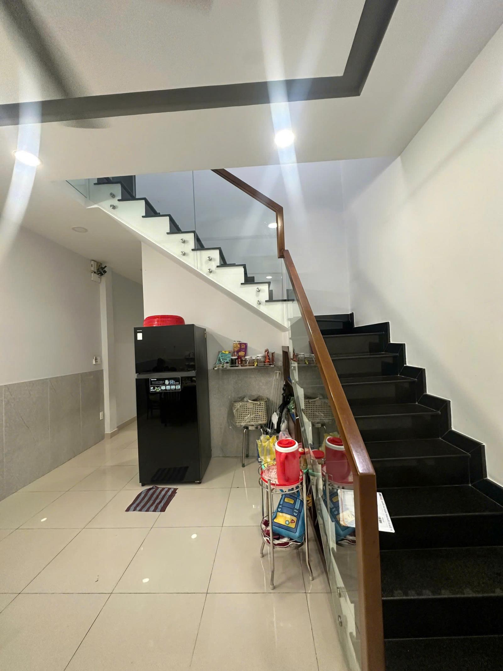 Bán nhà Phố Trung tâm Phú Nhuận, Đường Huỳnh Văn Bánh - 2 tầng BTCT 3PN 3WC - 80m² - chính chủ 16013553