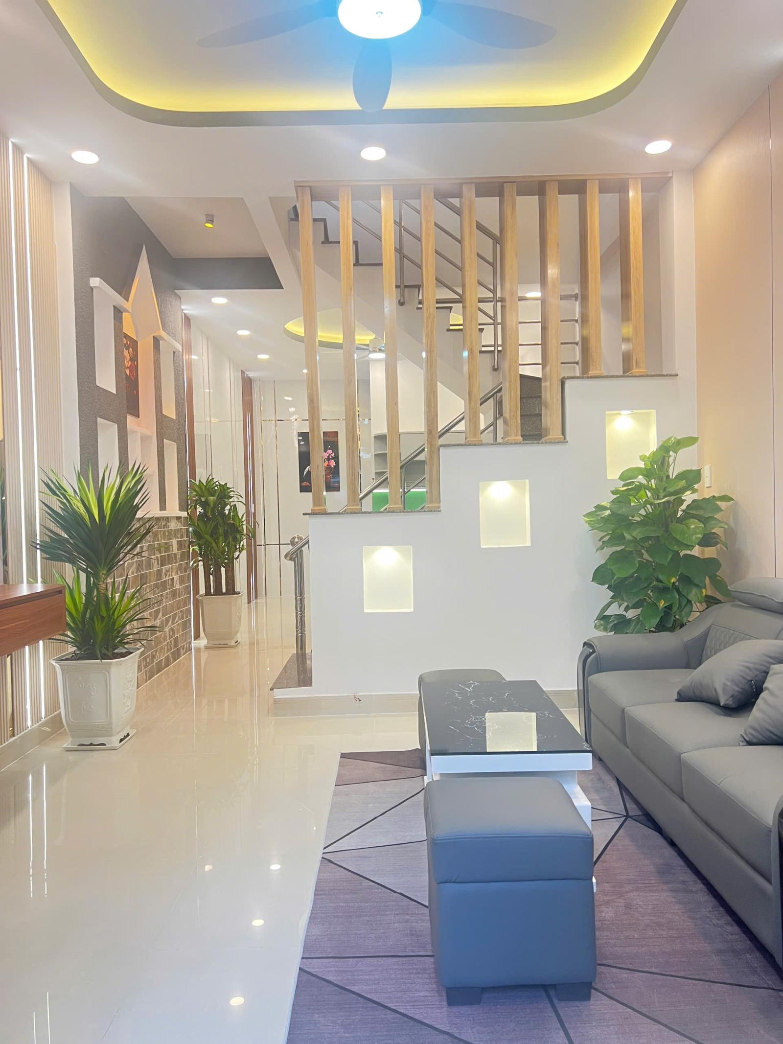 Nhà mới 4 tầng hẻm 154 đường Âu Dương Lân P. Chánh Hưng. Giá 7,5 tỷ TL 16013579