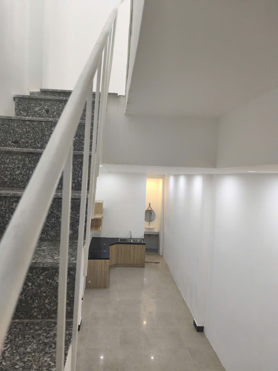 ♪ 1 nhà ra MT Lê Duẩn, kiệt thông, sổ vuông, hoàn công, 3 tầng cứng, hơn 3 tỷ 16013643