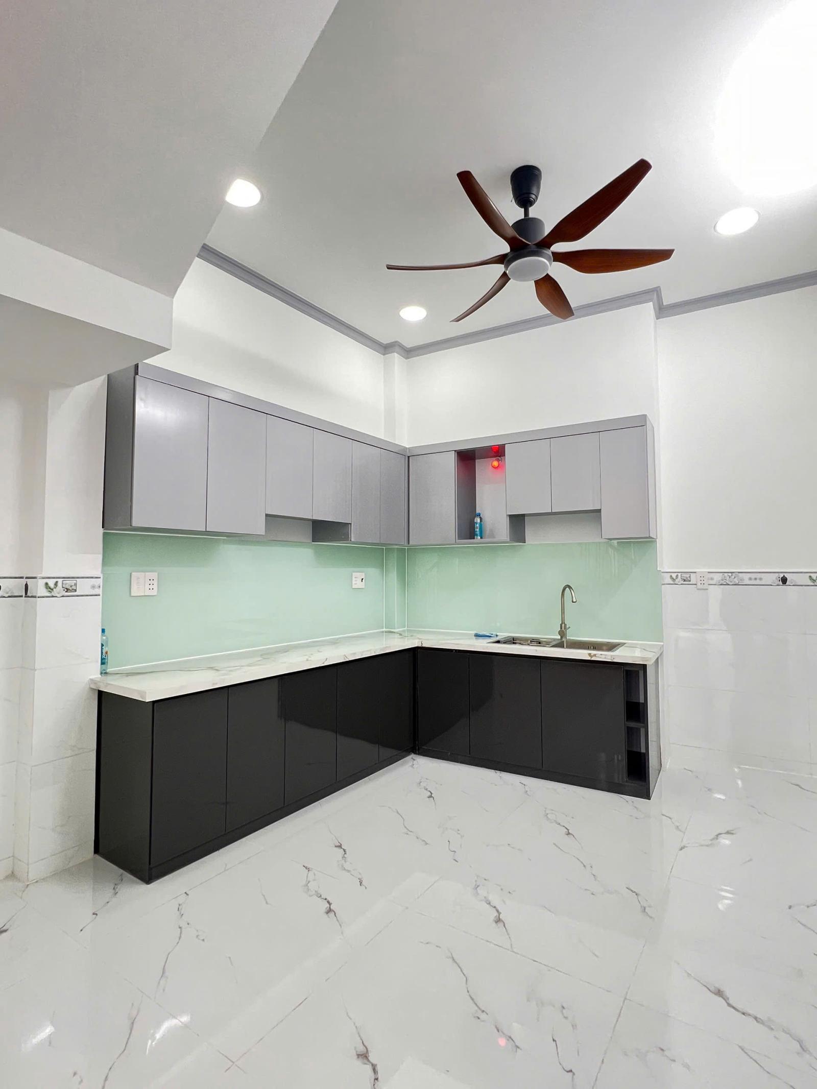 Nhà 4 tầng nở hậu ôtô đậu sát cửa bờ kè Nguyễn Duy P8Q8 cũ (P.Chánh Hưng). Giá: 7.45 tỷ TL 16013664