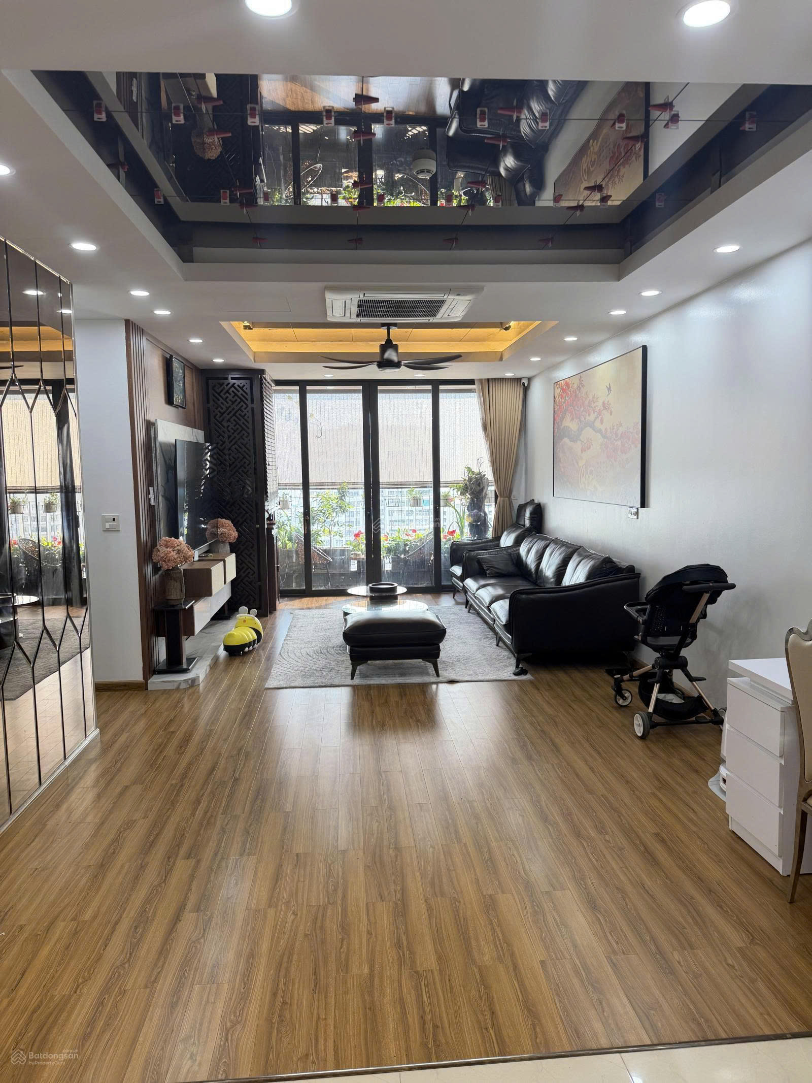 Căn góc 130m² Đông Nam - Nam cửa chính Tây Bắc. 16013680