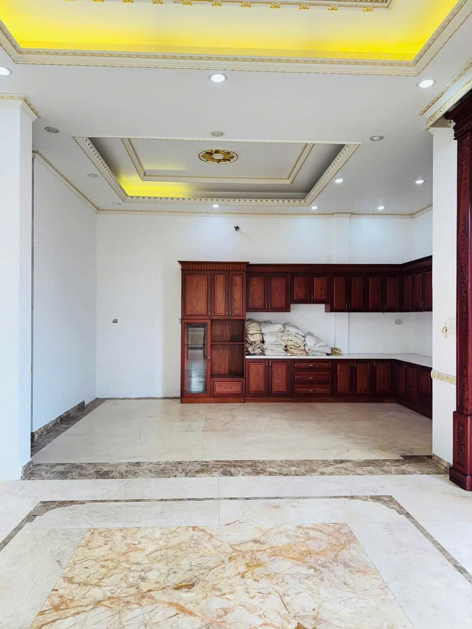 BIỆT THỰ SÂN VƯỜN THẠNH LỘC 37, Q12 - TỔNG 731M² GỒM 7PN, GỖ GÕ ĐỎ CAO CẤP. 16013685