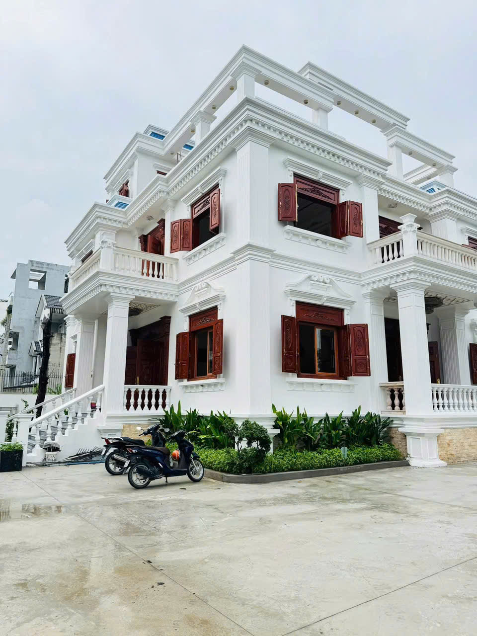 BIỆT THỰ SÂN VƯỜN THẠNH LỘC 37, Q12 - TỔNG 731M² GỒM 7PN, GỖ GÕ ĐỎ CAO CẤP. 16013737