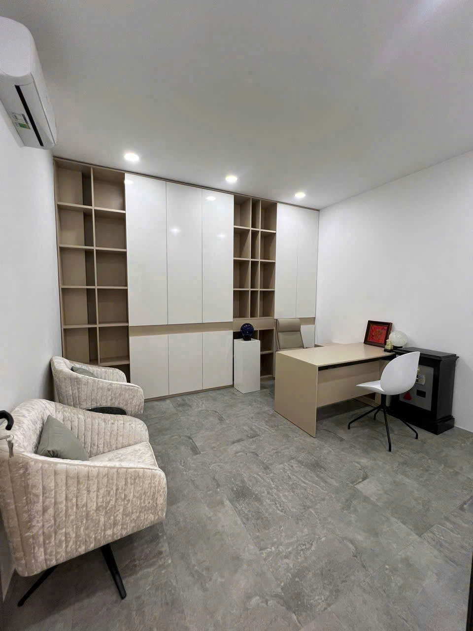 CHO THUÊ TÒA NHÀ KD MẶT TIỀN, 1 TRỆT 3 LẦU, 570M2 TẠI 156 ĐƯỜNG THỐNG NHẤT, P.10, Q.GÒ VẤP HCM 16013746