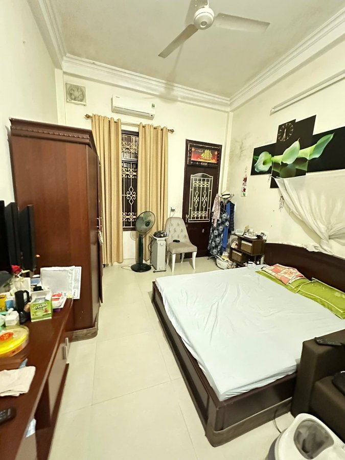 Bán Nhà Mặt Phố Đại Từ. Hoàng Mai. Ô Tô. DT 40m2. MT 4m. 5 Tầng. Giá 18.9 Tỷ. 16013772