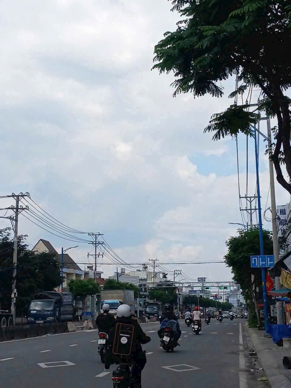 MẶT TIỀN BÀ TRIỆU – GẦN BV HÓC MÔN - QUỸ ĐẤT GẦN 1.000M²! 16013773