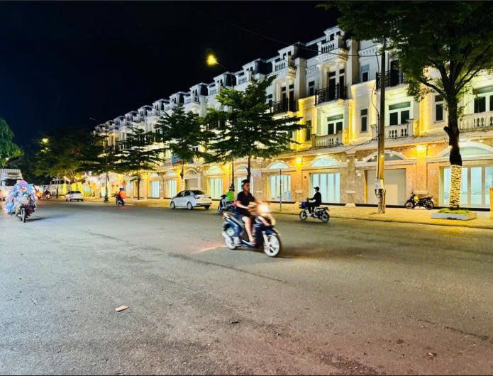Cho thuê nhà nguyên căn diện tích sử dụng lên đến 240m2 16013788
