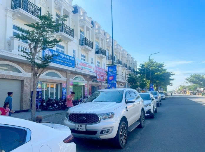 Cho thuê nhà nguyên căn diện tích sử dụng lên đến 240m2 16013793