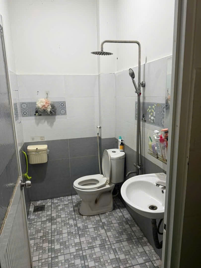 CHO THUÊ NHÀ CẤP 4 MỚI ĐẸP – HẺM XE TẢI TẬN CỬA – PHƯỜNG HIỆP THÀNH - TP HỒ CHÍ MINH 16013834