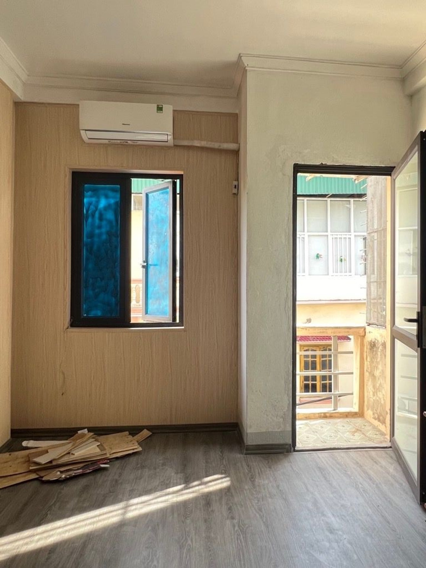 Bán nhà 6 tỷ 4 tầng ô tô đỗ cửa,ngõ thông Sài Đồng,Long Biên 16013839