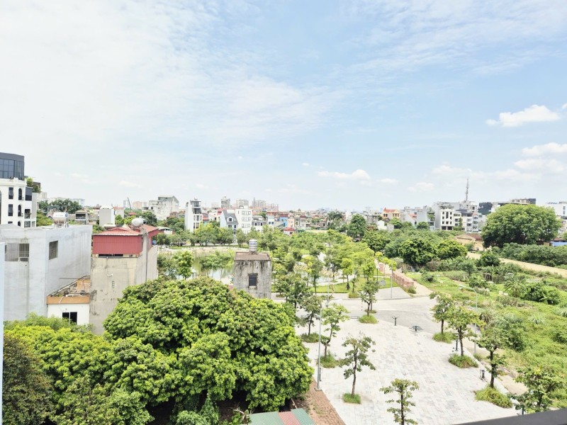 Bán nhà TĐC Thanh Am,Long Biên 5 tầng,77m,mt4.9m vỉa hè,oto tránh nhỉnh 18 tỷ  16013863