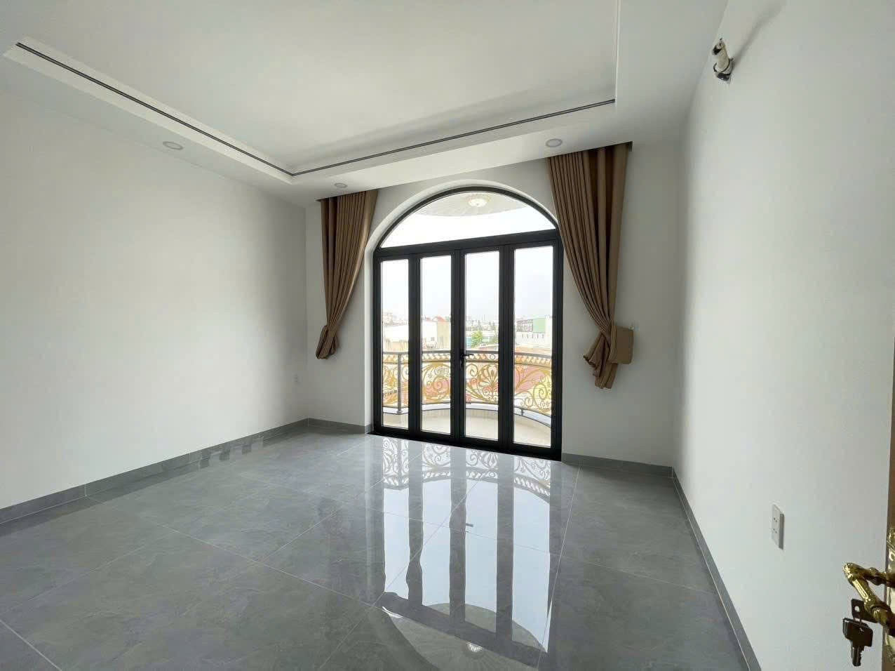 9,39 TỶ SỞ HỮU NHÀ TÂN CỔ ĐIỂN MẶT TIỀN HIỆP THÀNH 12 – 4 TẤM HIỆN ĐẠI 16013900