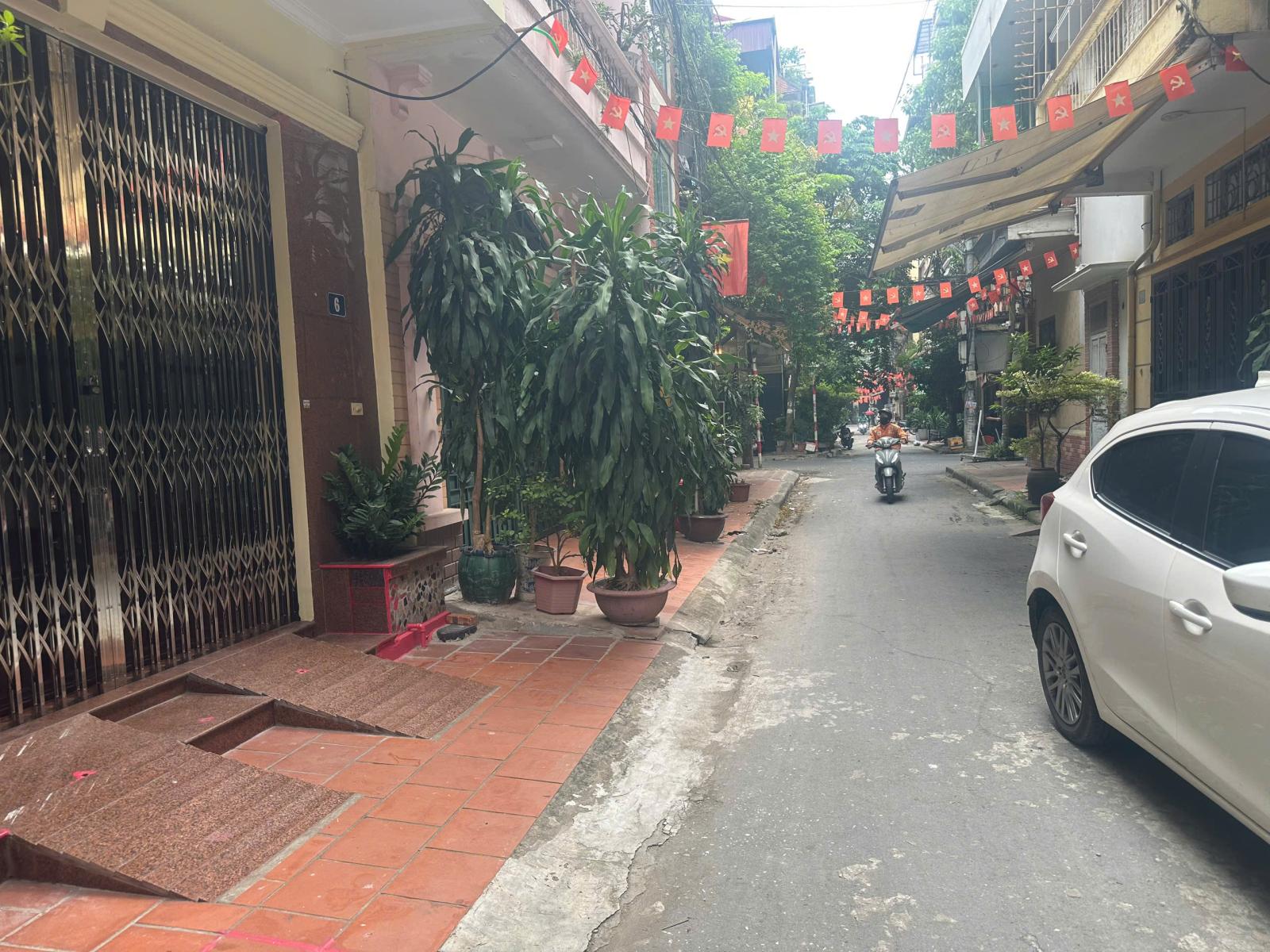 CHO THUÊ NHÀ 240M² – KIM ĐỒNG, TƯƠNG MAI, HOÀNG MAI – 28 TRIỆU/THÁNG 16013903