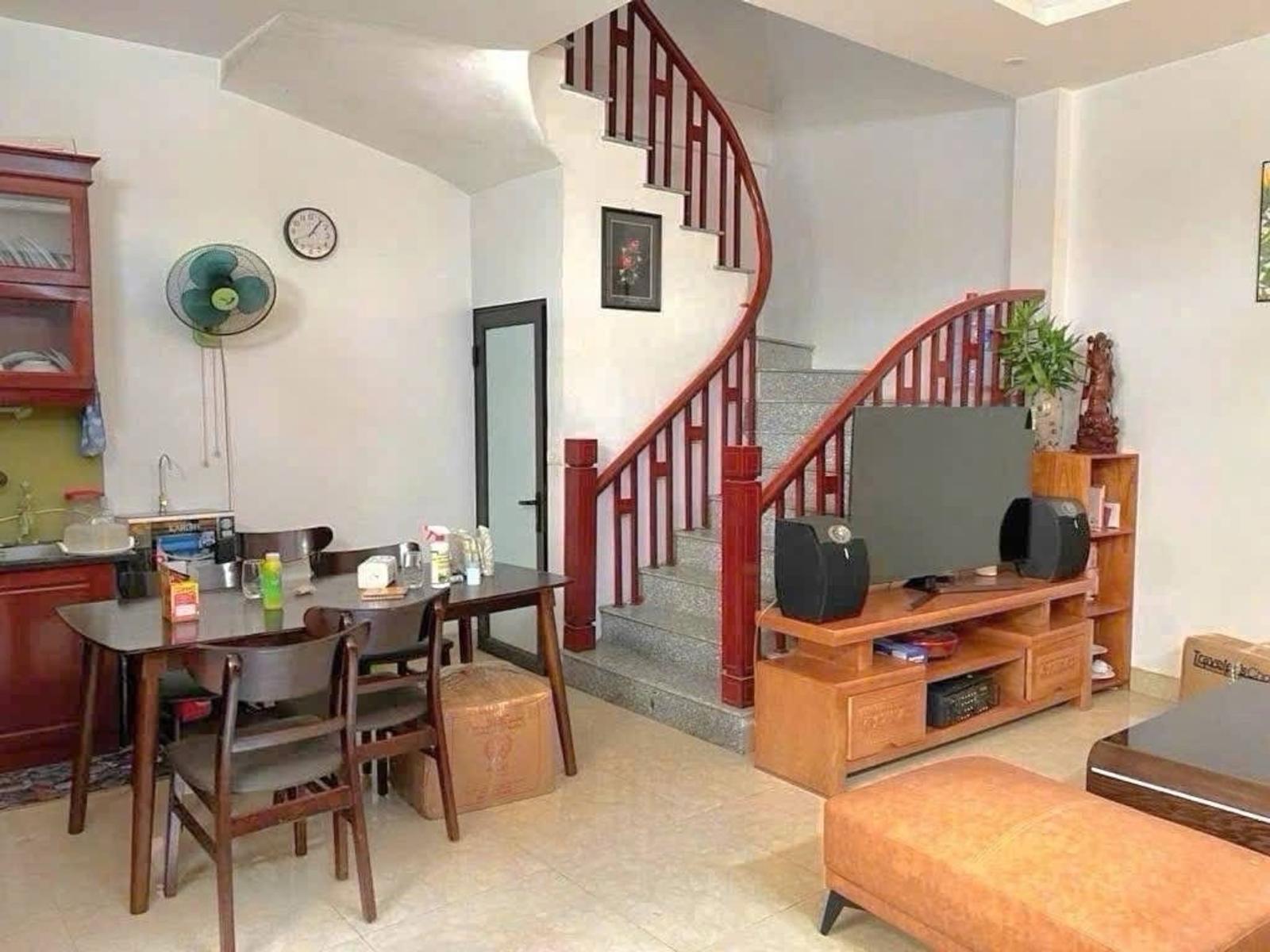 Bán nhà Bát Khối lô góc 8 tỷ 36m ô tô qua nhà,sổ đỏ long biên 16014042