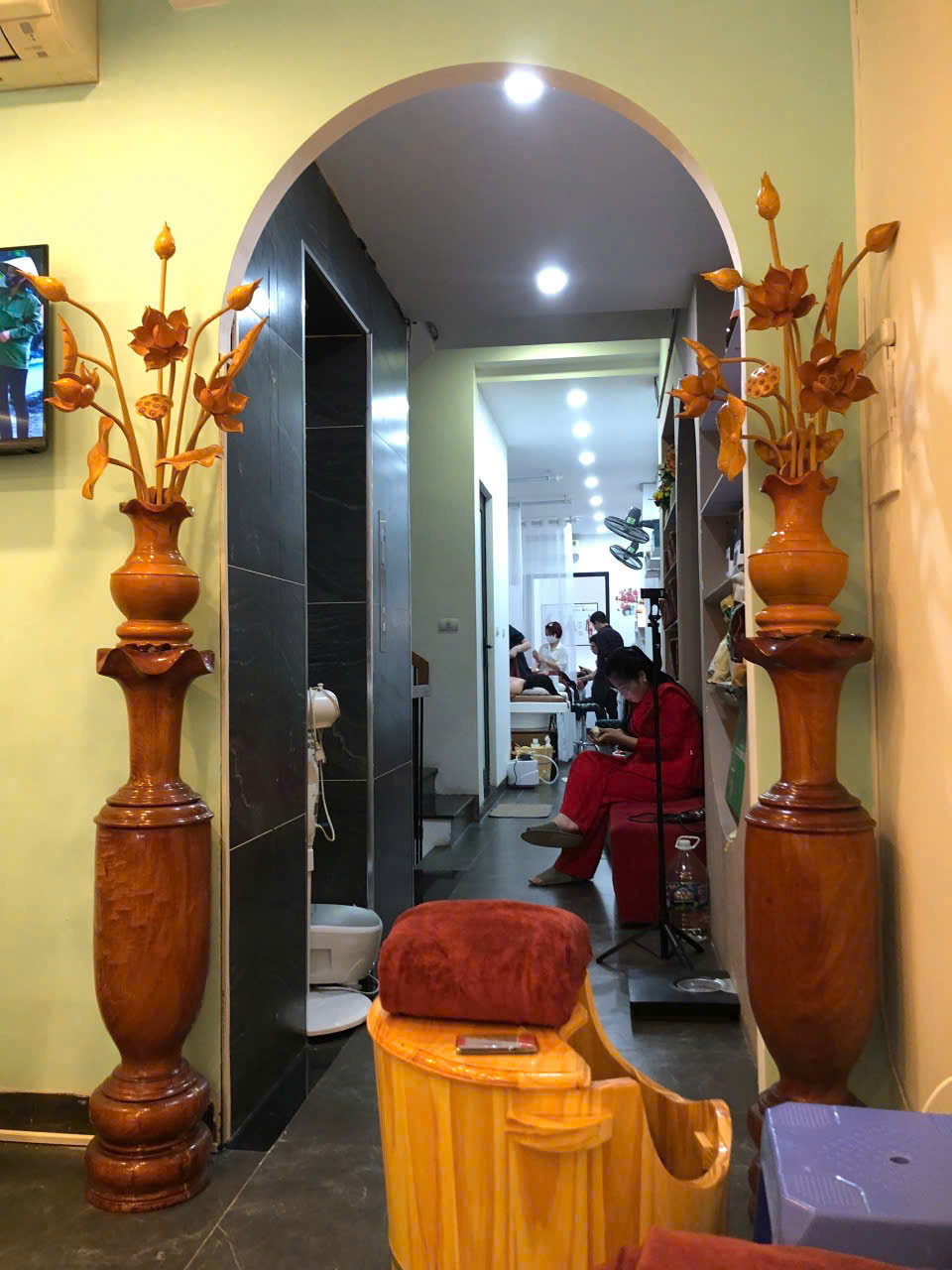 SANG NHƯỢNG GẤP SPA ĐANG HOẠT ĐỘNG –TÂY HỒ, HÀ NỘI VÀO LÀ KINH DOANH NGAY 16014058