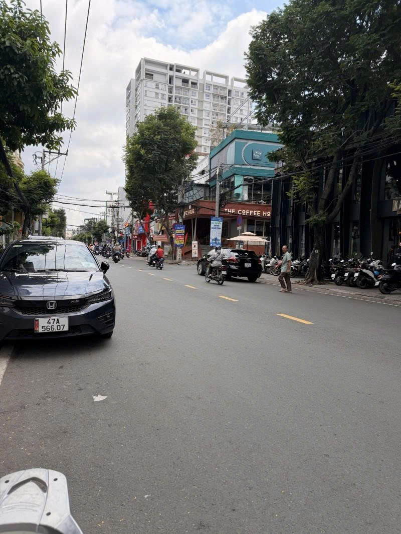 Bán nhà 2  Mặt tiền Bàu Cát ( Bàu cát đôi) - giao Đồng Đen, 14x26m, 2 tầng, 1 đời chủ, 89,9 Tỷ. 16014061