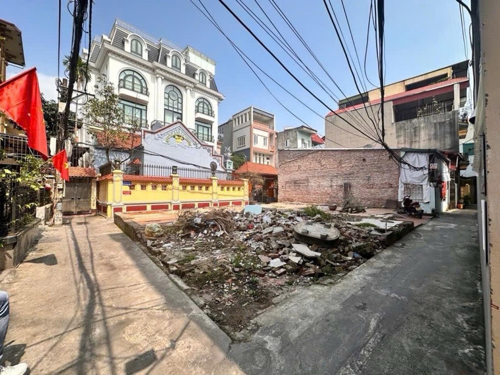bán đất Chu Huy Mân 8 tỷ 62m lô góc,ô tô nhỏ lùi cửa 16014090