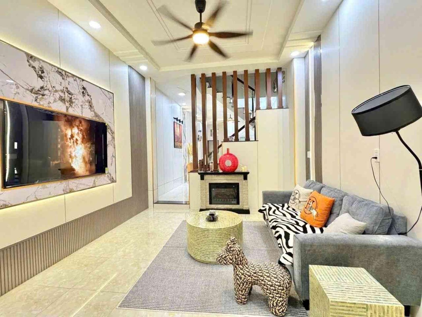 NHÀ MỚI ĐẸP – VƯỜN LÀI – HẺM Ô TÔ THÔNG 🏡

 16014211