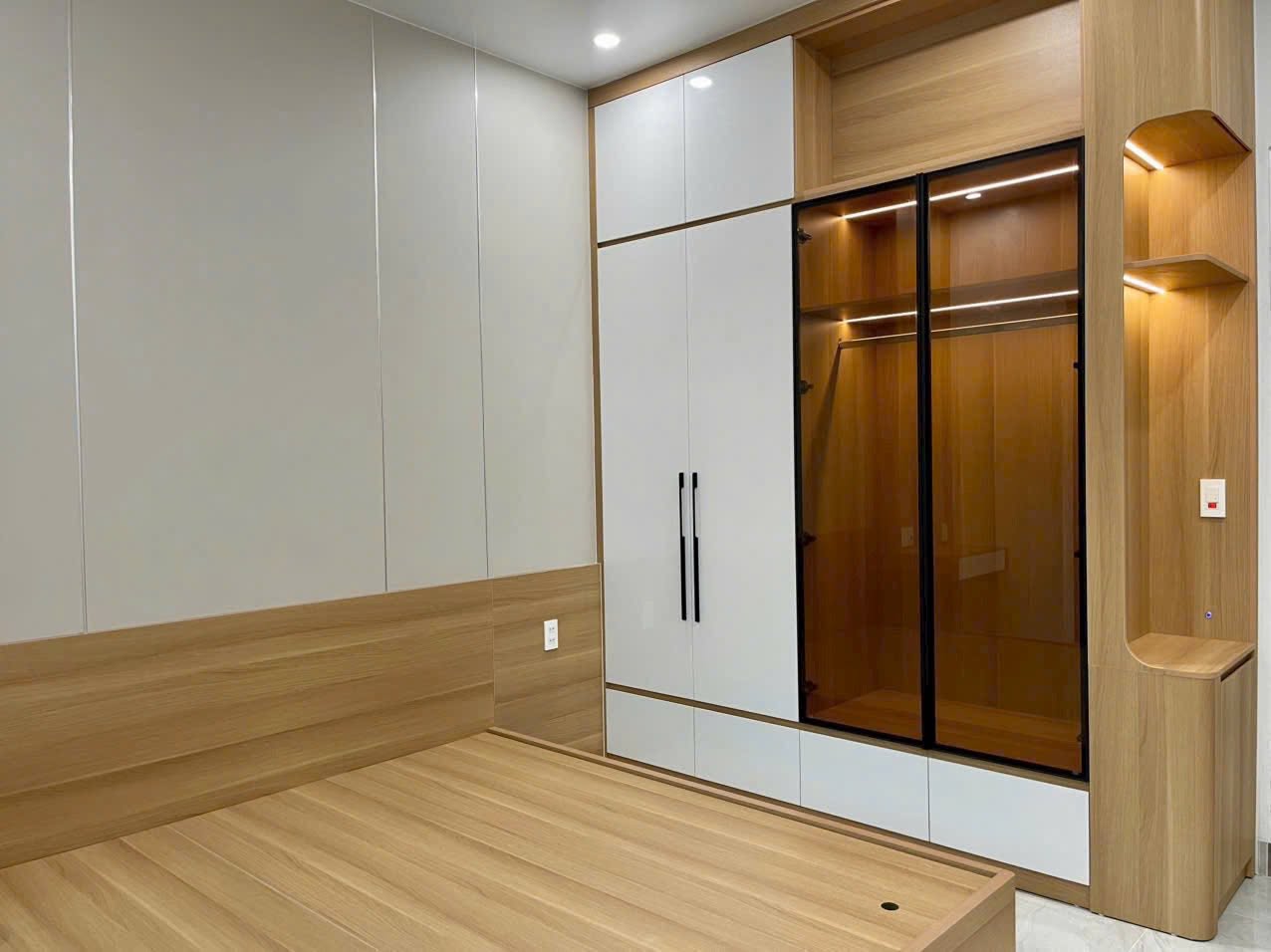 Bán nhà 3 tầng 1 tum ngõ đường Điện Biên Phủ, ph Cẩm Thượng, TP HD, 67.8m2, 4 ngủ, 3 vs, gara oto 16014227