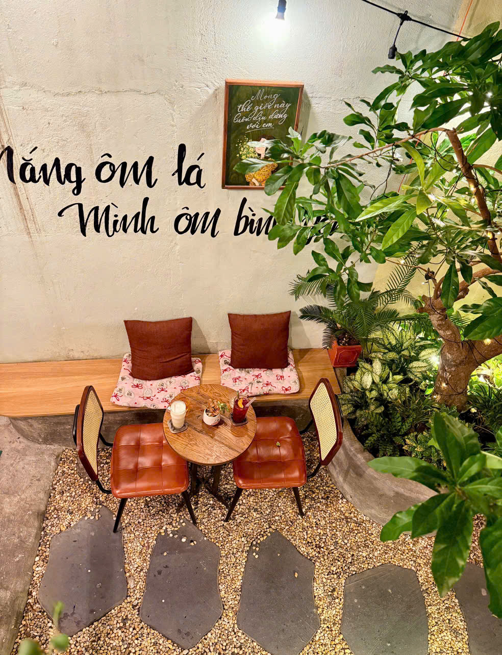 Quận 10 - KCX Bắc Hải, SANG RẺ QUÁN CAFE S/VƯỜN NHỎ - VINTAGE - MÁY LẠNH – ĐẸP LẮM, Tel : 16014230