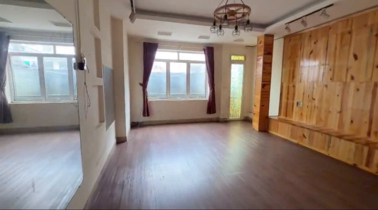 Cho thuê nhà 2 mặt tiền 8 phòng trung tâm giá 30 triệu tại đường Hà Huy Tập Đà Lạt Lâm Đồng 16014276