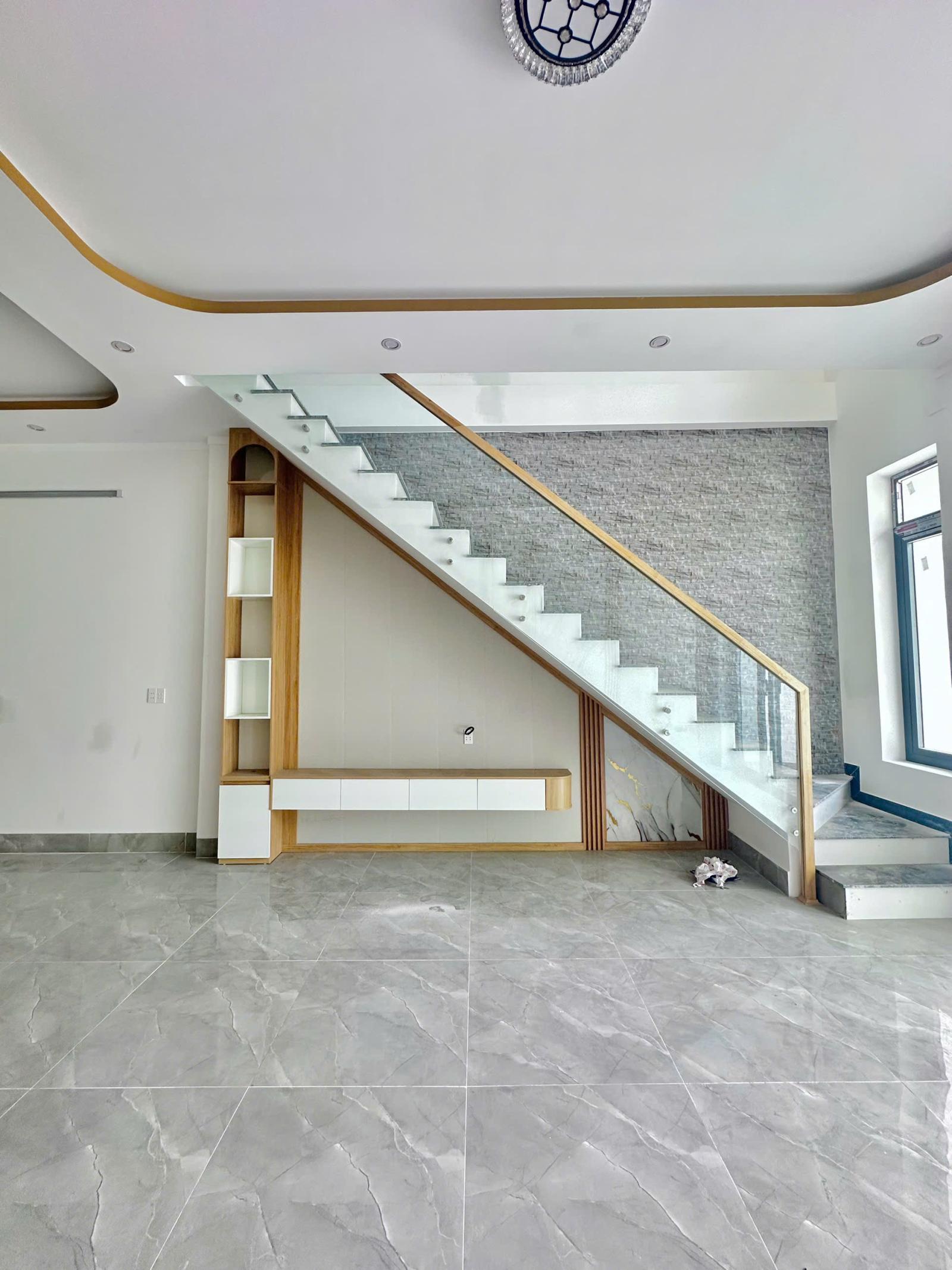 BÁN NHÀ CUỐI ĐƯỜNG ĐỒNG KHỞI, SỔ HỒNG RIÊNG, FULL THỔ CƯ 16014326
