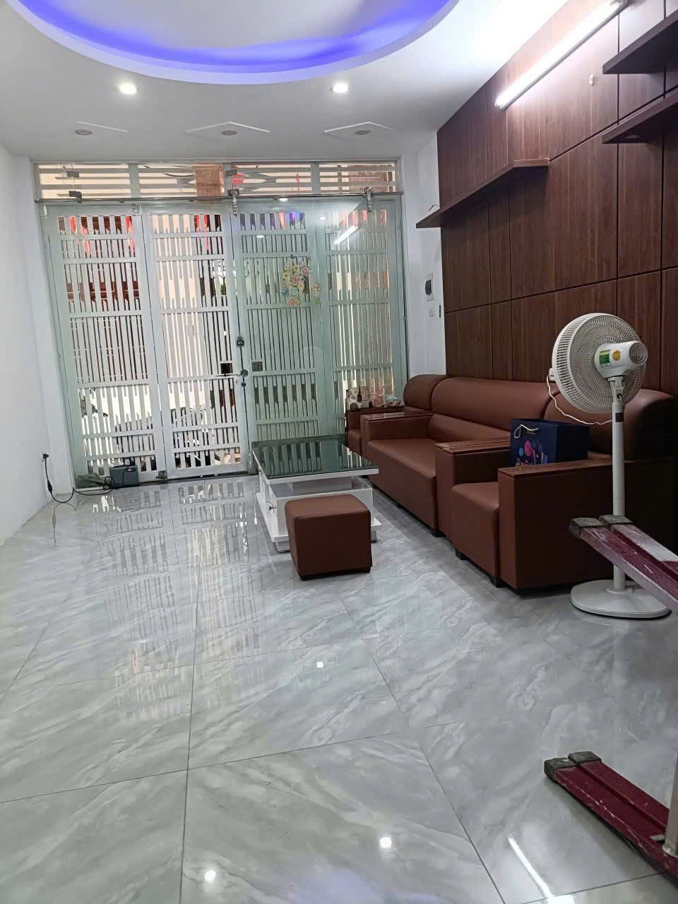 CHO THUÊ NHÀ HOÀNG HOA THÁM – BA ĐÌNH  5 TẦNG  3PN  3WC  13,5 TRIỆU/THÁNG 16014415