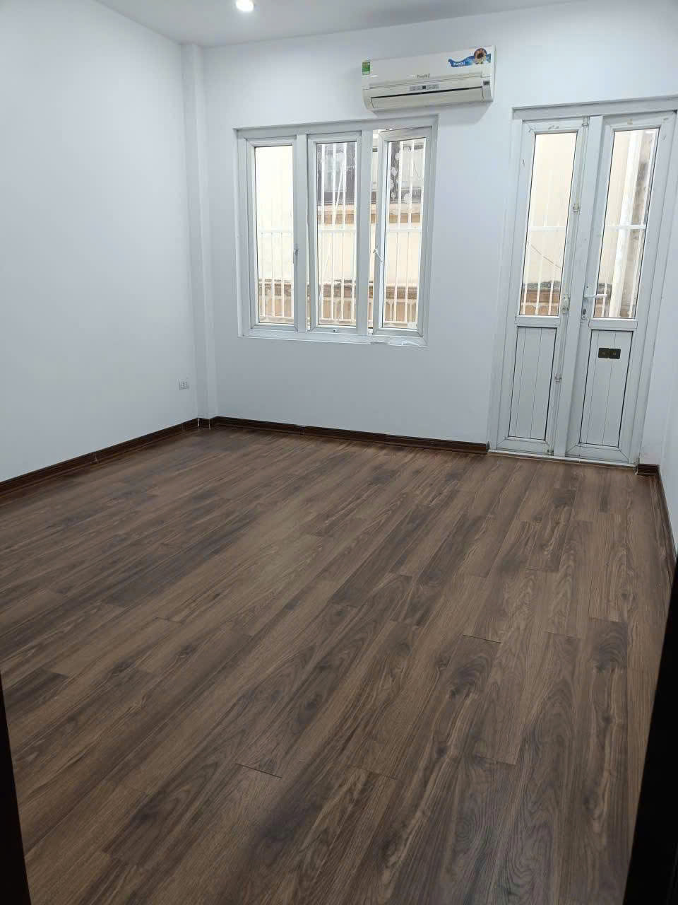 CHO THUÊ NHÀ HOÀNG HOA THÁM – BA ĐÌNH  5 TẦNG  3PN  3WC  13,5 TRIỆU/THÁNG 16014415