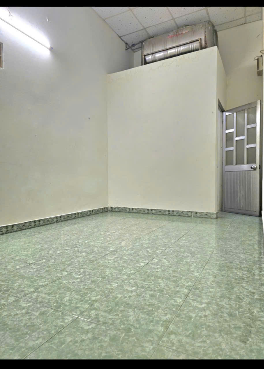 💥 Giảm 300 triệu - Giá mới 5 tỷ
👉 BÁN NHÀ HẺM 6M - SÁT KHU TÊN LỬA  16014473