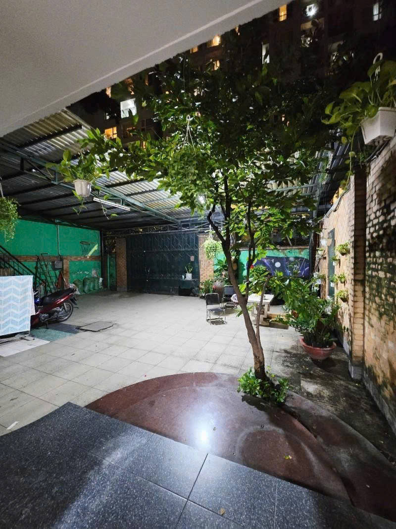 Bán nhà Biệt thự - Mặt tiền Sông Nhuệ - gần Trường Sơn, 17x33m, 2 Tầng, 1 đời chủ, 109 Tỷ. 16014476