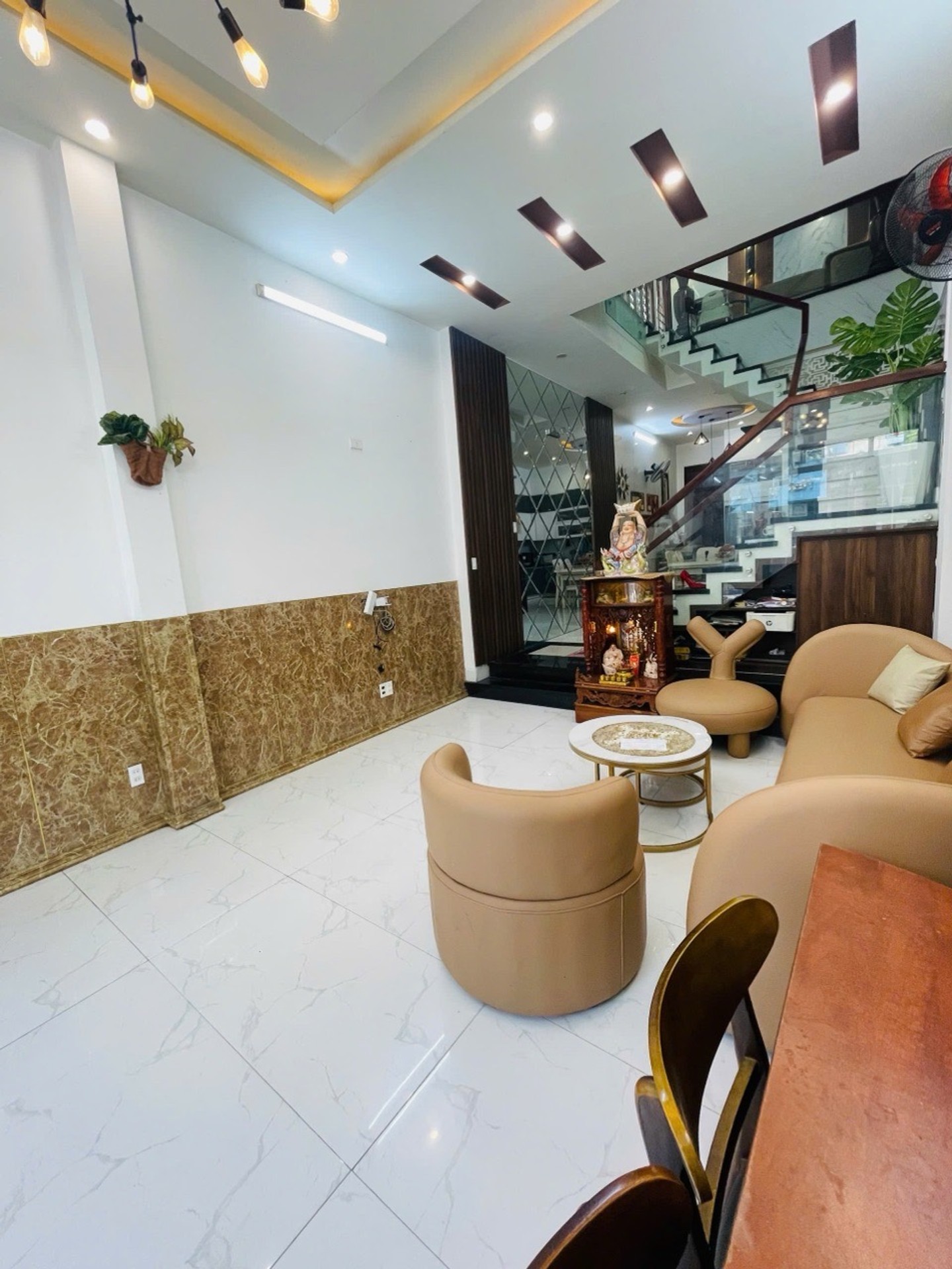 Bán nhà 3 tầng mặt tiền Thái Thị Bôi, 77,2m2, nở hậu 4,2m, giá 8,8 tỷ 16014501