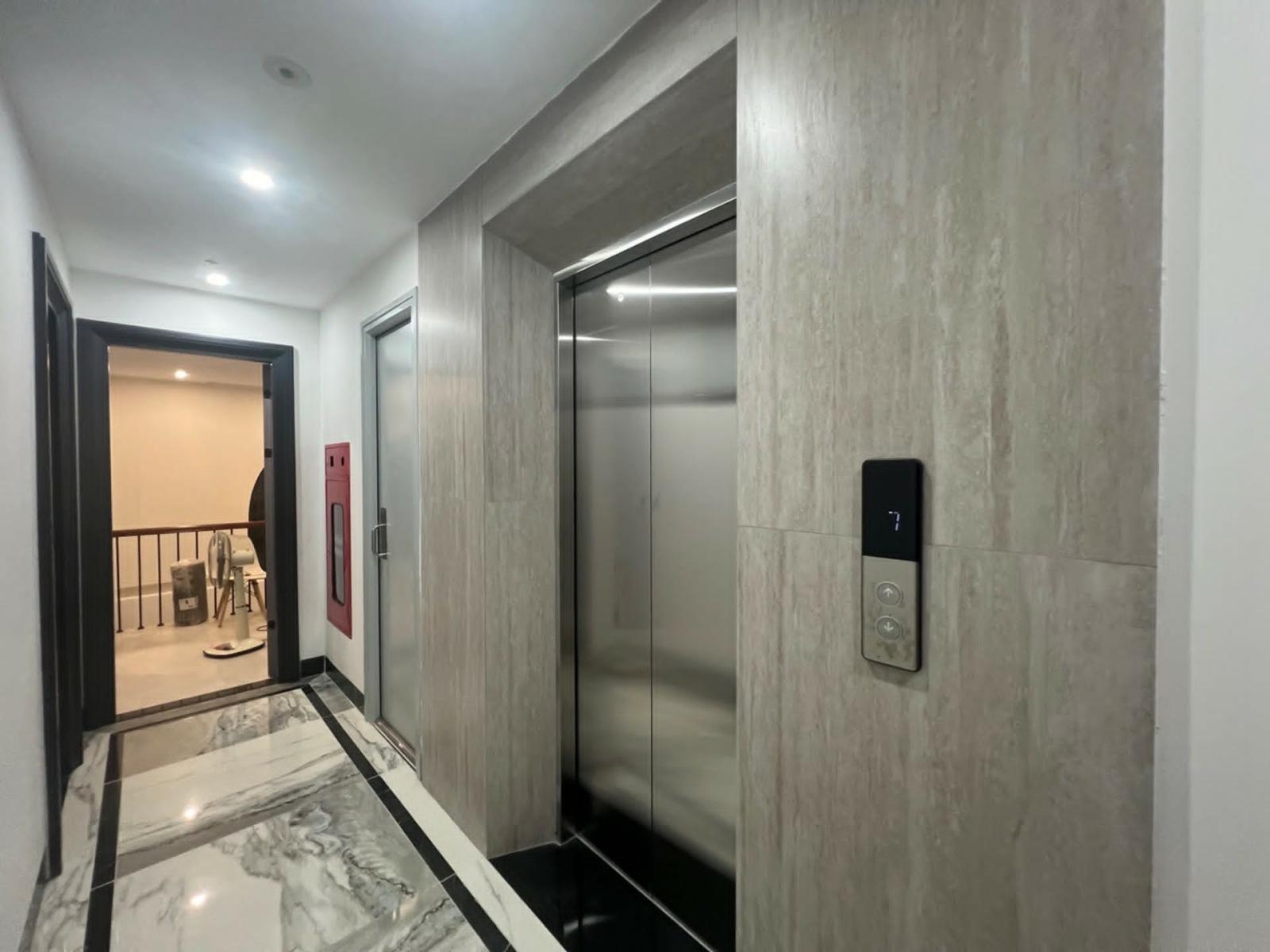 Bán tòa nhà 8 tầng phố Phú Xá , diện tích 110m2, giá 32 tỷ 16014572