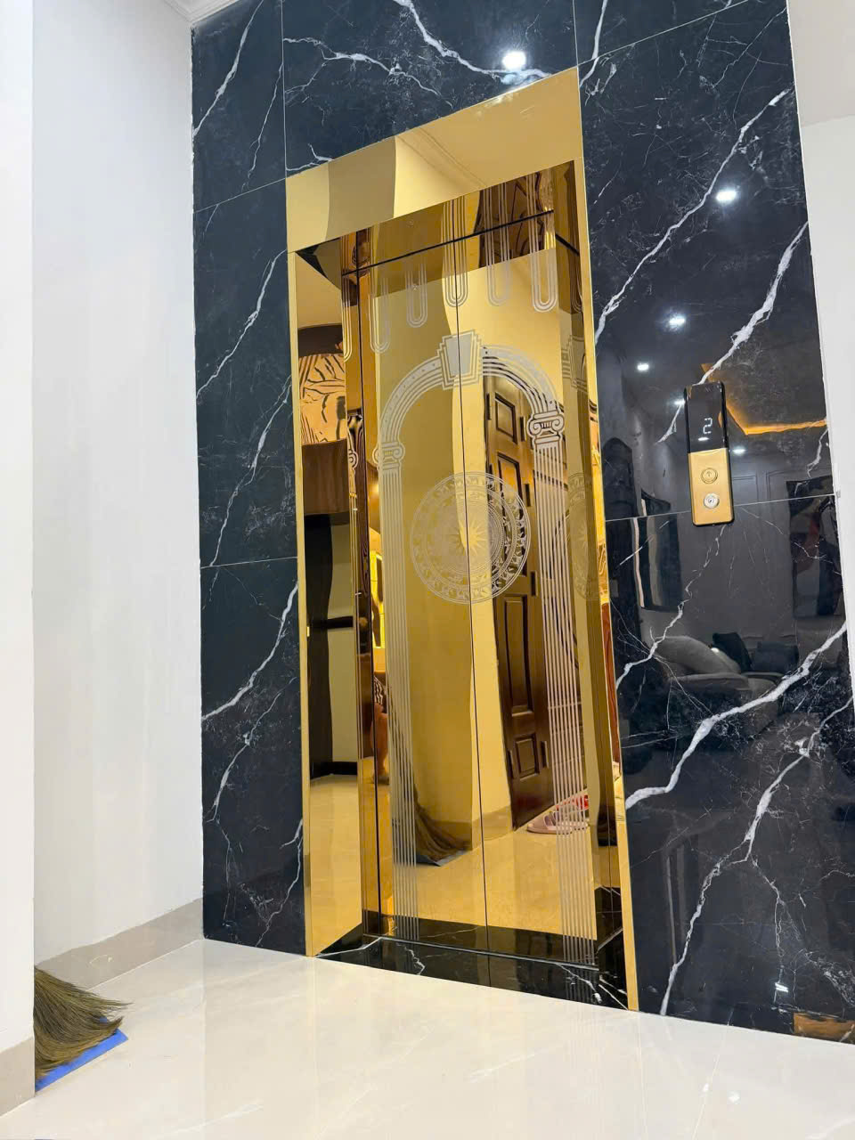CHO THUÊ NHÀ CỰC ĐẸP KIM MÃ – BA ĐÌNH  42M² × 6 TẦNG  THANG MÁY  LÔ GÓC  22 TRIỆU/THÁNG 16014580