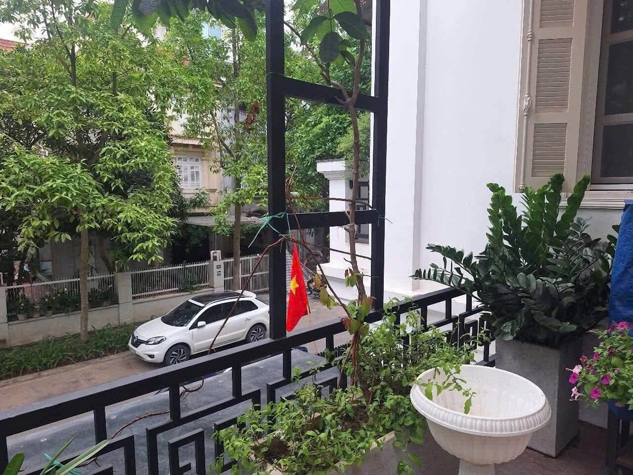 BIỆT THỰ CIPUTRA – 180M² – MT 9M – 3 TẦNG + 1 TUM – SIÊU VIP – AN NINH ĐẢM BẢO 16014587