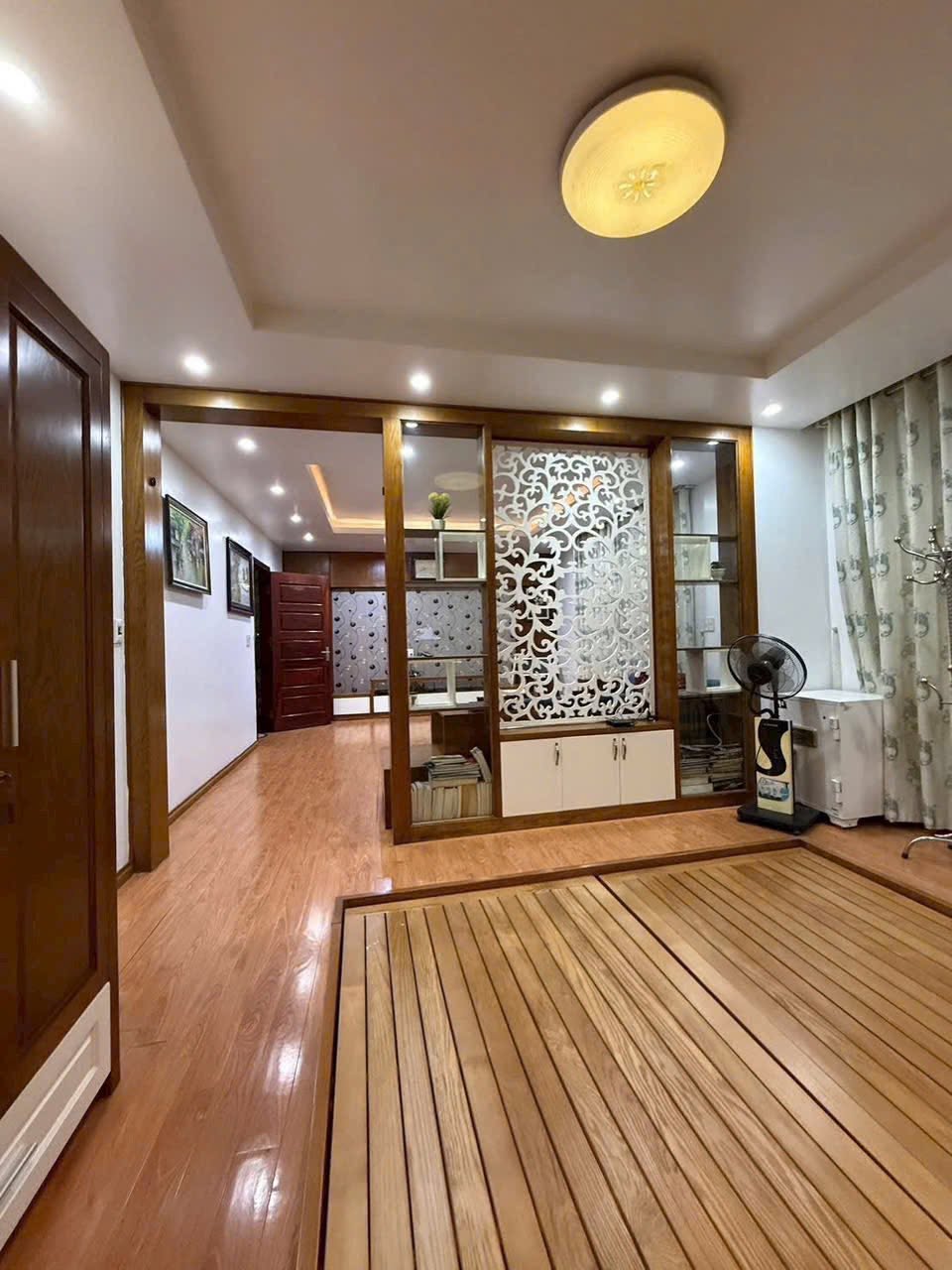 Bán nhà mặt phố khu Đông Nam Cường, TP HD, 63m2, mt 9m, 4 tầng, 4 ngủ, 4 vs, nhà đẹp, giá 6.x tỷ 16014623