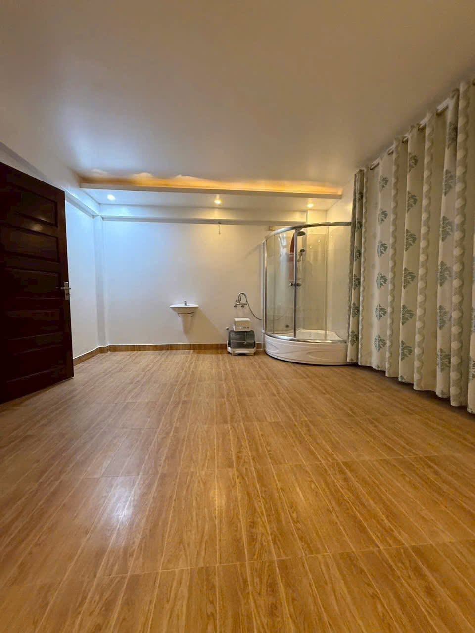 Bán nhà mặt phố khu Đông Nam Cường, TP HD, 63m2, mt 9m, 4 tầng, 4 ngủ, 4 vs, nhà đẹp, giá 6.x tỷ 16014623