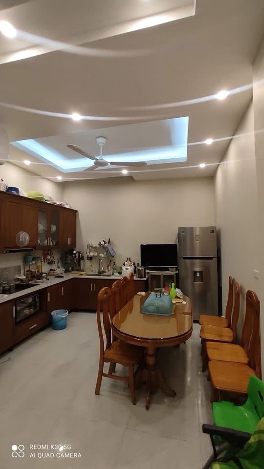 Căn nhà Bát Khối 9 tỷ 50m ô tô đỗ cửa,sổ đỏ Long Biên 16014624