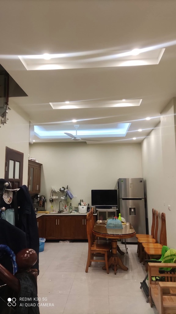 Căn nhà Bát Khối 9 tỷ 50m ô tô đỗ cửa,sổ đỏ Long Biên 16014628