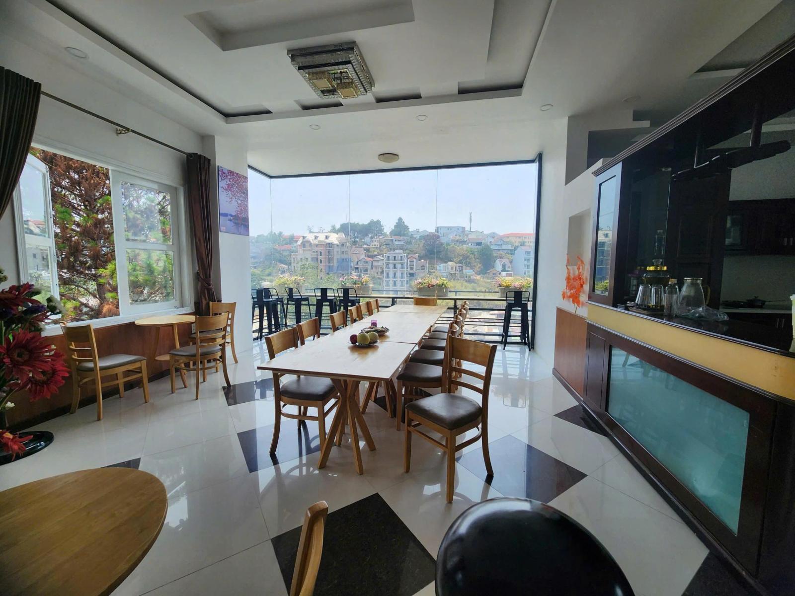 Cho thuê villa 11 phòng ngủ full nội thất đồi Huy Hoàng giá 40 triệu tại Đà LạtLâm Đồng 16014659