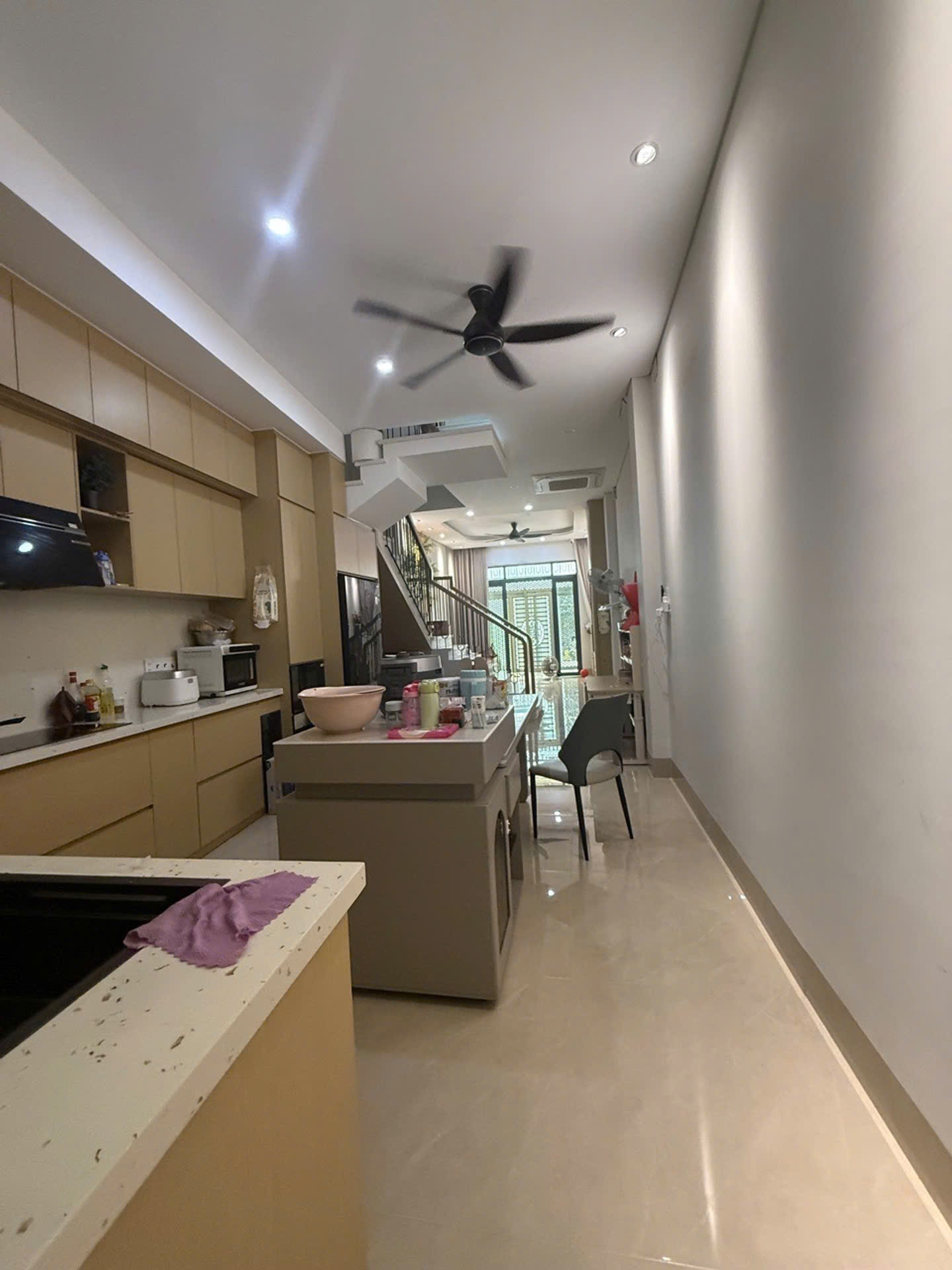 HXH NGAY UỶ BAN QUẬN GV 63M2 GIÁ 7.xx TỶ 16014698