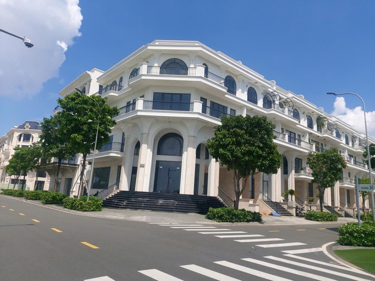 [O3055*] Nhà phố thương mại Lô Góc Vạn Phúc City 5T Thang Máy Giá Rẻ 7x Tỷ 16014758