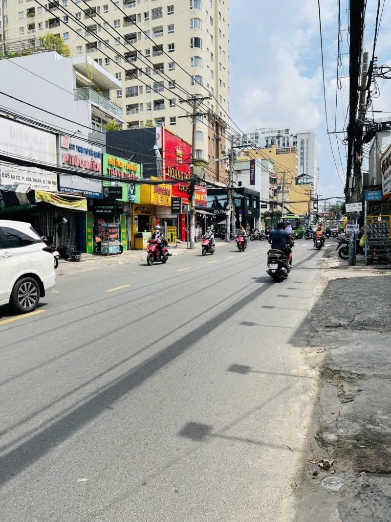 Bán nhà Mặt tiền Âu Cơ - giao Đồng Đen, Bàu Cát, 4x33m, nở hậu L 8,5m, 3 Tầng, hạ 18,5 Tỷ. 16014790