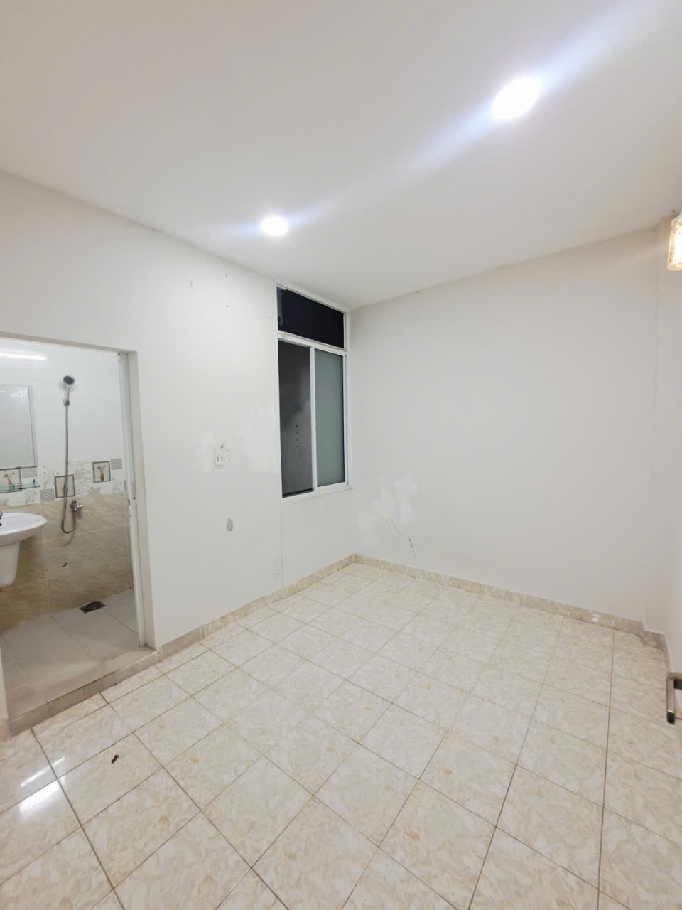 Bán đất tặng nhà  Đ Số 10 BHH  gần Aeon Tân Phú gần chợ 26/3-Cấp 4 -68m2 -4 tỷ 16014793
