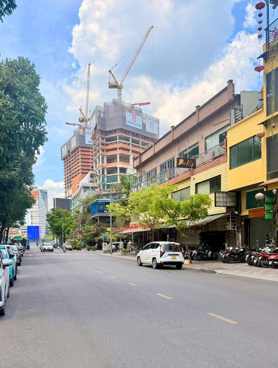 QUẬN 1: CHÍNH CHỦ 0938676685 BÁN NHÀ C4 MẶT TIỀN PHẠM NGŨ LÃO, P.BẾN THÀNH- VIEW TRỰC DIỆN CHỢ BẾN 16014823