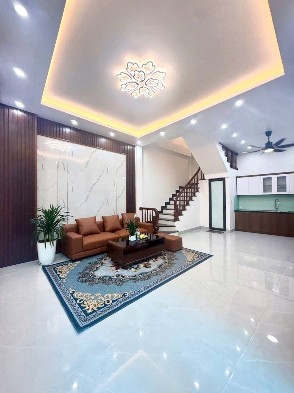 Bán nhà ngõ 150 Nguyễn Hữu Cầu, ph Ngọc Châu, TP HD, 40m2, 4 tầng, 4 ngủ, 3vs, 2.0x tỷ 16014849