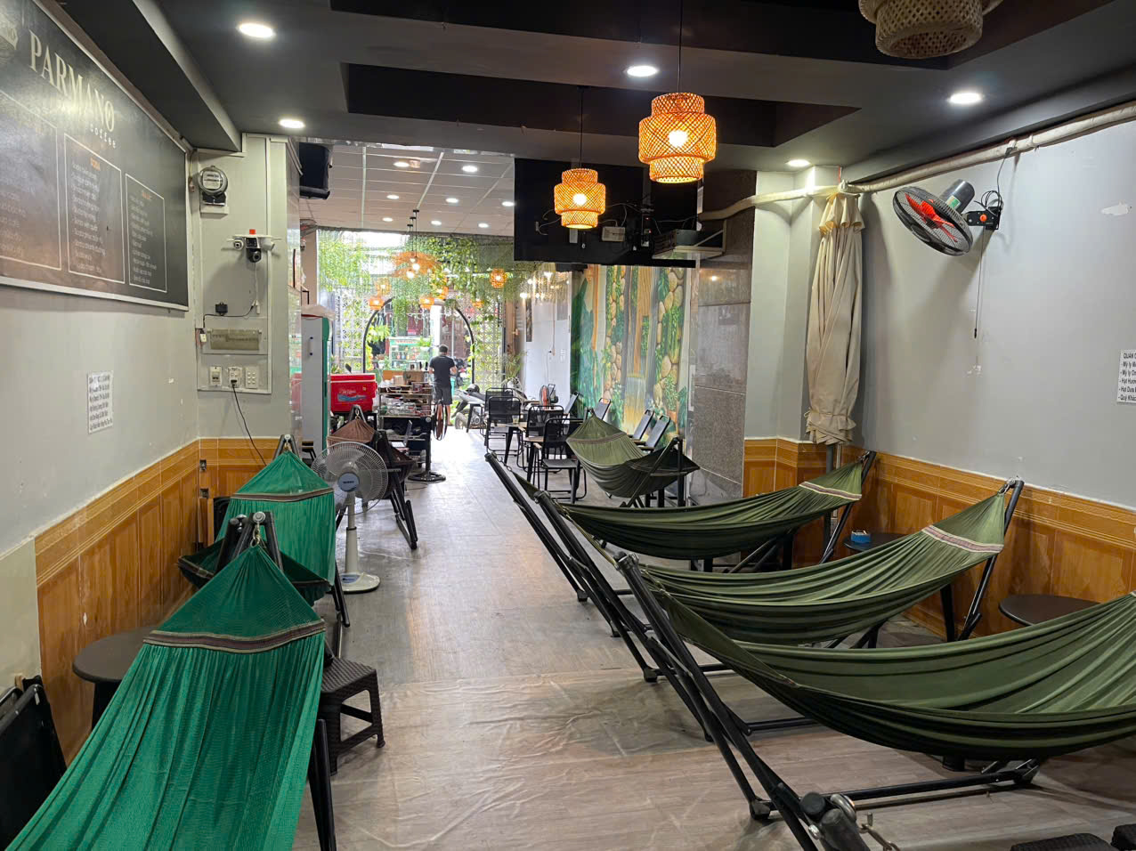 Quận 9, NHANH CÒN ! SANG NHƯỢNG QUÁN CAFE – VÕNG GIÁ RẺ CHỈ 89 tr , MB 4,5m x 25m , THUÊ MB rẻ 9tr, 16014893