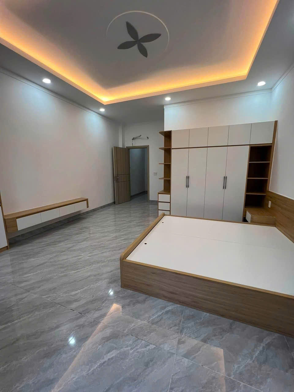 Nhà đẹp 2 lầu khu dân cư P Hóa An cũ giá bán 5,5 tỷ thương lượng 16014932