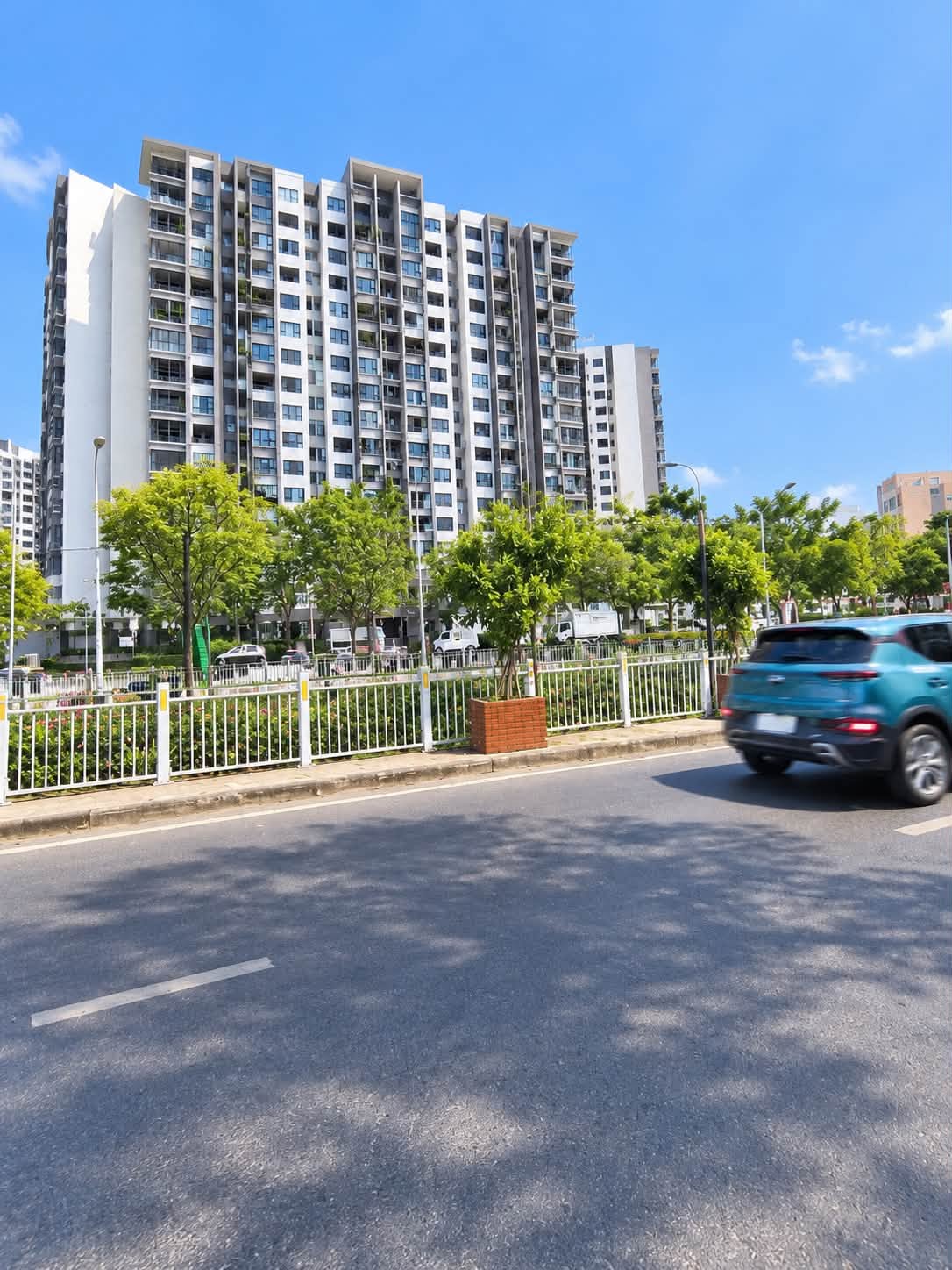 CHỈ 9.X – NHÀ 3 TẦNG 90M² NGANG 5M – HẺM 6M THÔNG – ĐỐI DIỆN AEON, CELADON CITY 16014947