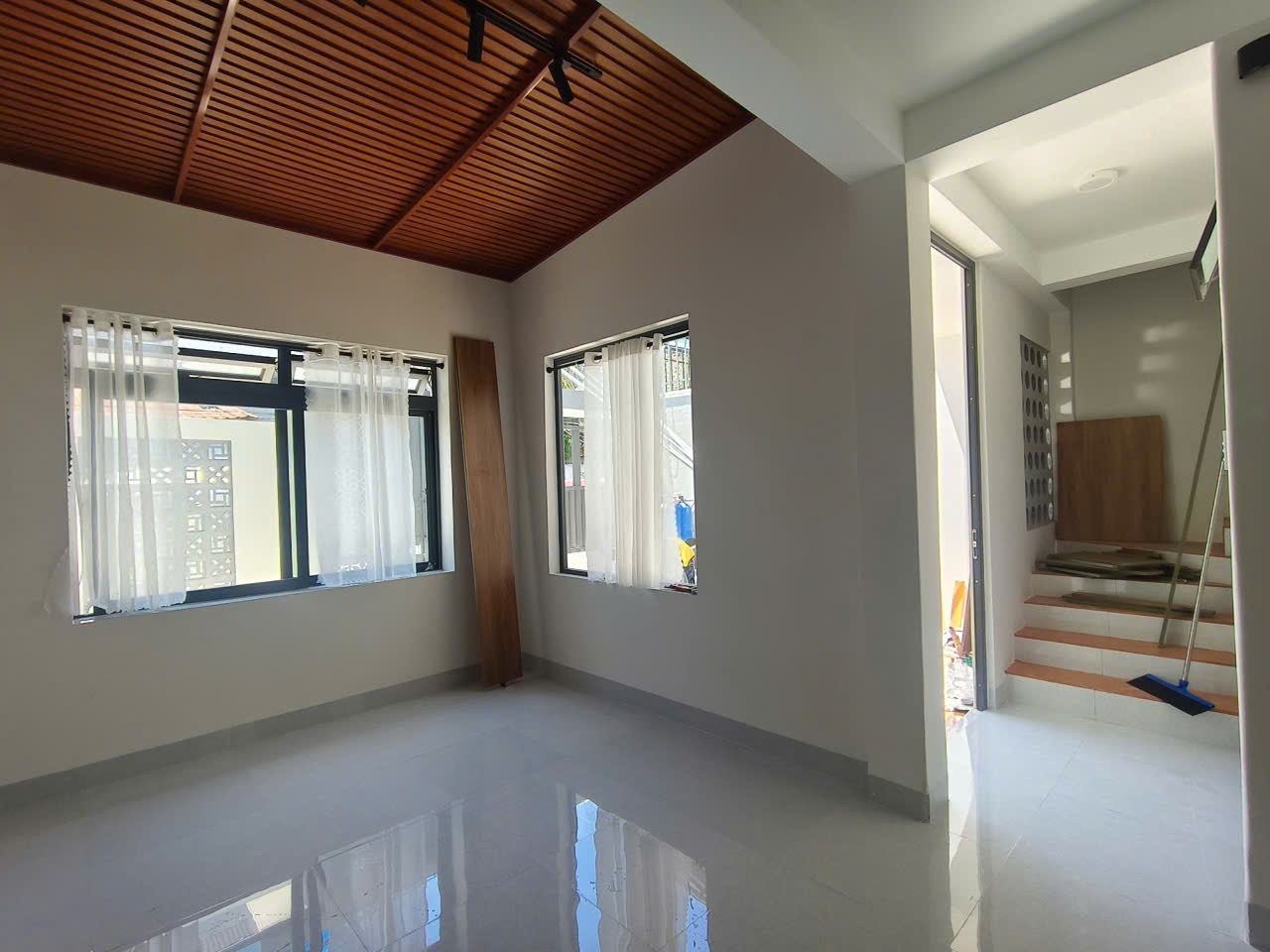 BÁN NHÀ HẺM 5/23 LÊ LỢI HƯỚNG ĐÔNG - 76M2 - 3PN - GIÁ 2,2 TỶ 16015009
